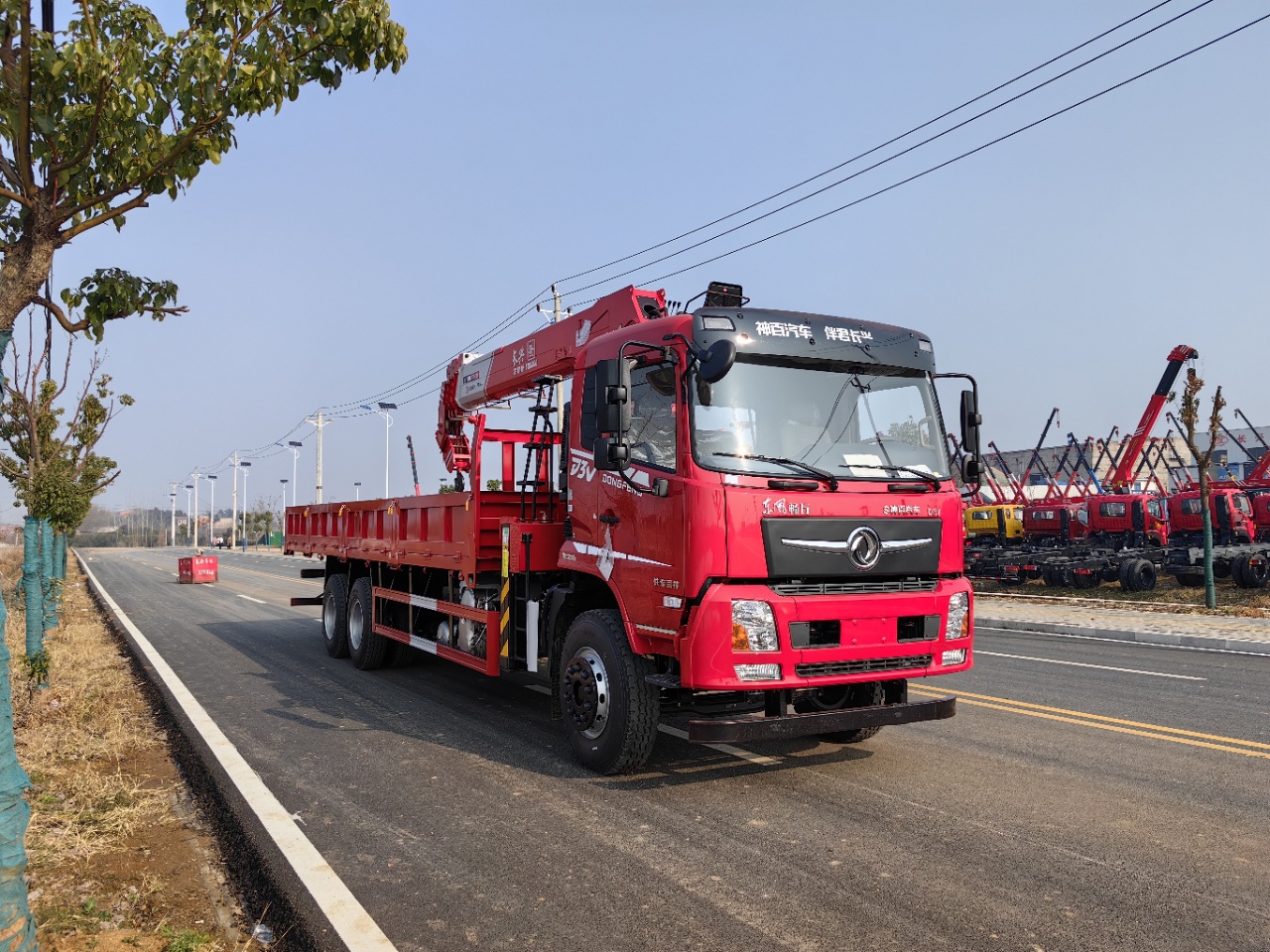 12噸東風(fēng)暢行D3V后八輪隨車(chē)吊